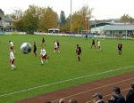 Vor Freude über sein zweites Tor in der Bayernliga-Saison purzelte Manuel Neubauer vom TSV Buchbach hier übers Spielfeld